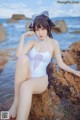 Coser @ 抖 娘 - 利 世: 獒 犬 海边 泳装 (41 photos)