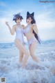 Coser @ 抖 娘 - 利 世: 獒 犬 海边 泳装 (41 photos)